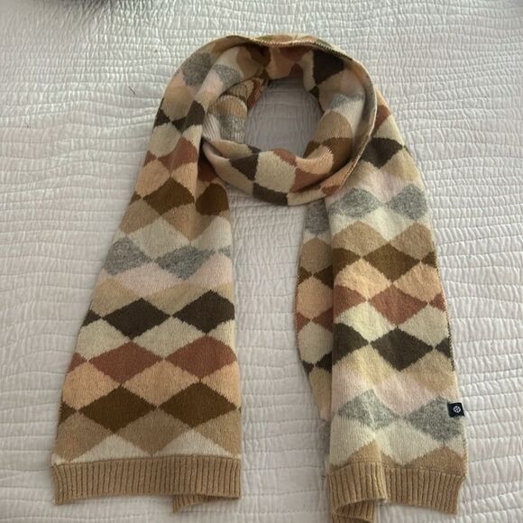 Gap Argyle rabbit, hair wool scarf - Picture 8 of 8